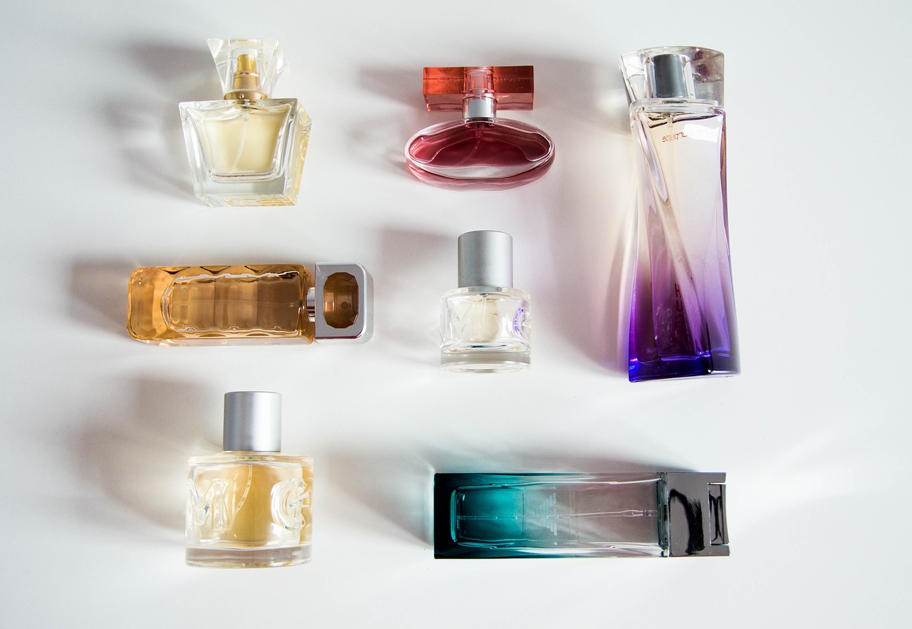 Idealne perfumy, które nadadzą Twoim dłoniom wspaniały wygląd