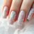 Śnieżynki na paznokciach – zimowy manicure pełen elegancji